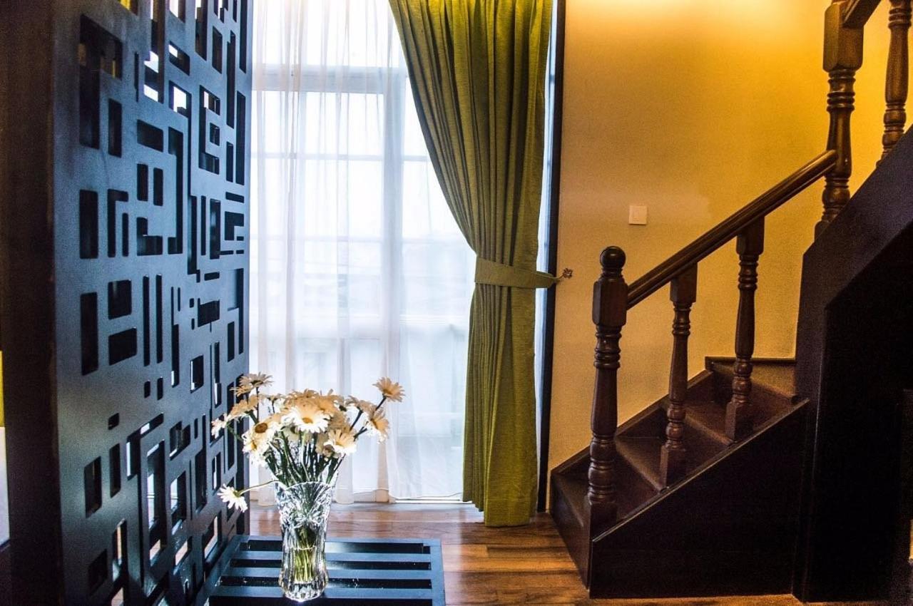 Victoria Court Suites Нувара Елия Екстериор снимка